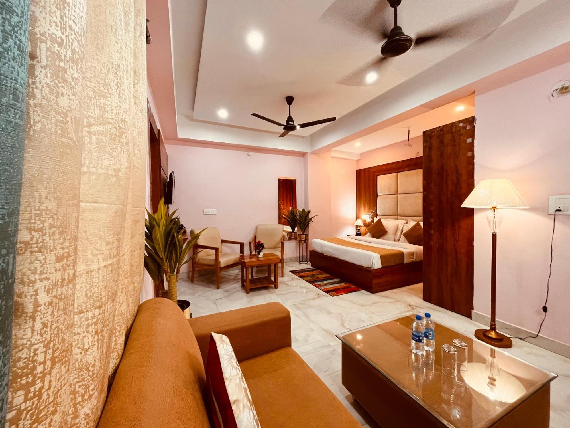Hotel Golden Temple View By La Casa, Amritsar #Top Rated #Most Awarded #Swimming Pool #Prime Location #Luxury Rooms #Parking #Rooftop Cafe Εξωτερικό φωτογραφία
