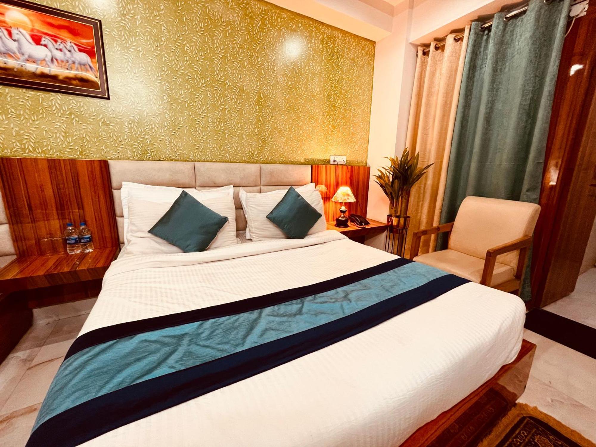 Hotel Golden Temple View By La Casa, Amritsar #Top Rated #Most Awarded #Swimming Pool #Prime Location #Luxury Rooms #Parking #Rooftop Cafe Εξωτερικό φωτογραφία