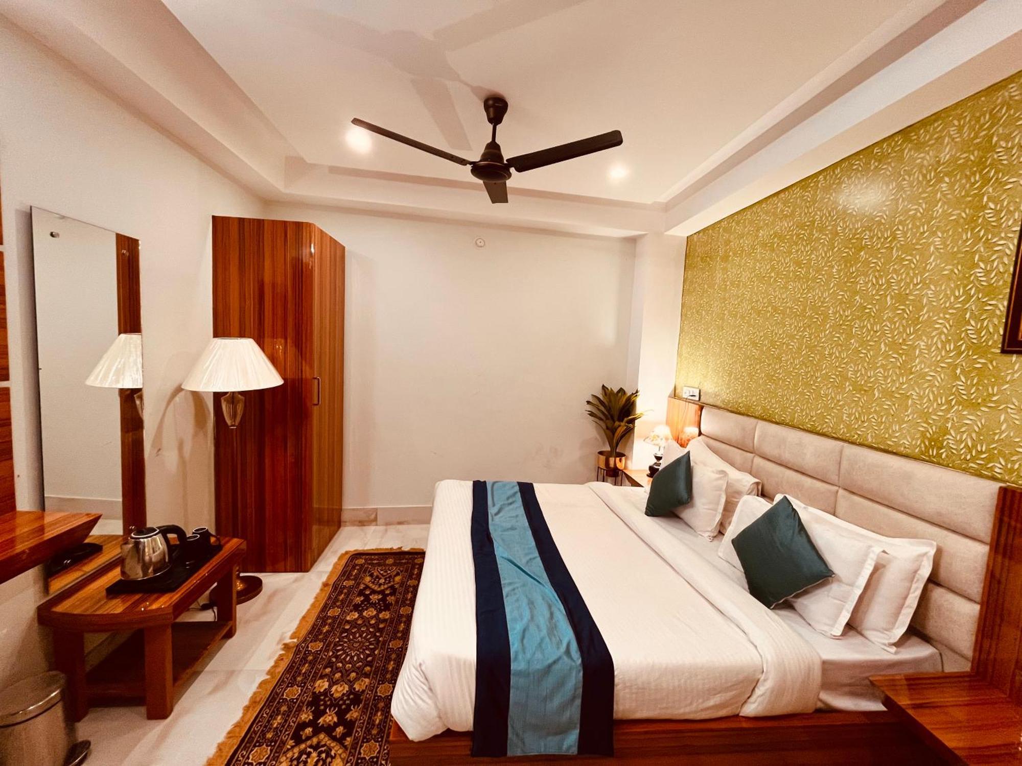 Hotel Golden Temple View By La Casa, Amritsar #Top Rated #Most Awarded #Swimming Pool #Prime Location #Luxury Rooms #Parking #Rooftop Cafe Εξωτερικό φωτογραφία