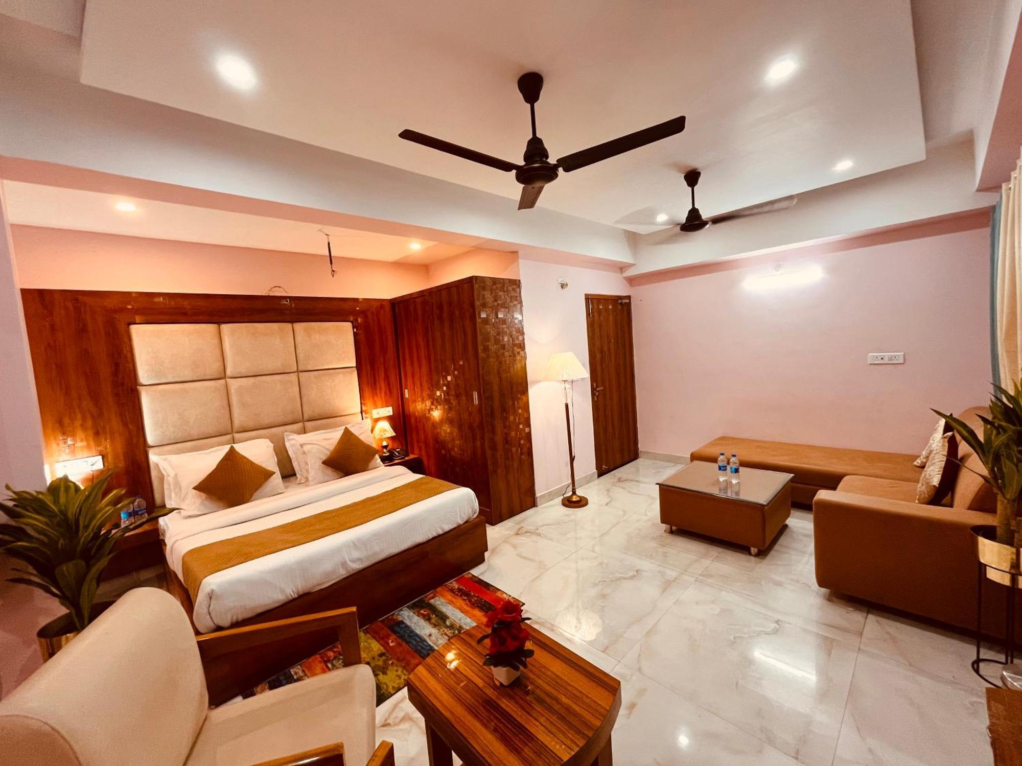 Hotel Golden Temple View By La Casa, Amritsar #Top Rated #Most Awarded #Swimming Pool #Prime Location #Luxury Rooms #Parking #Rooftop Cafe Εξωτερικό φωτογραφία