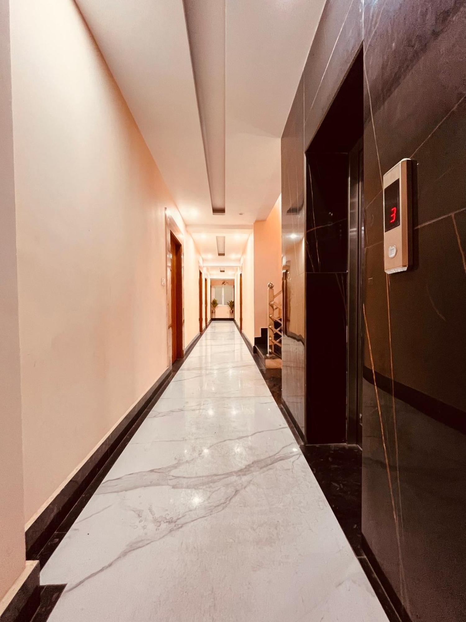 Hotel Golden Temple View By La Casa, Amritsar #Top Rated #Most Awarded #Swimming Pool #Prime Location #Luxury Rooms #Parking #Rooftop Cafe Εξωτερικό φωτογραφία